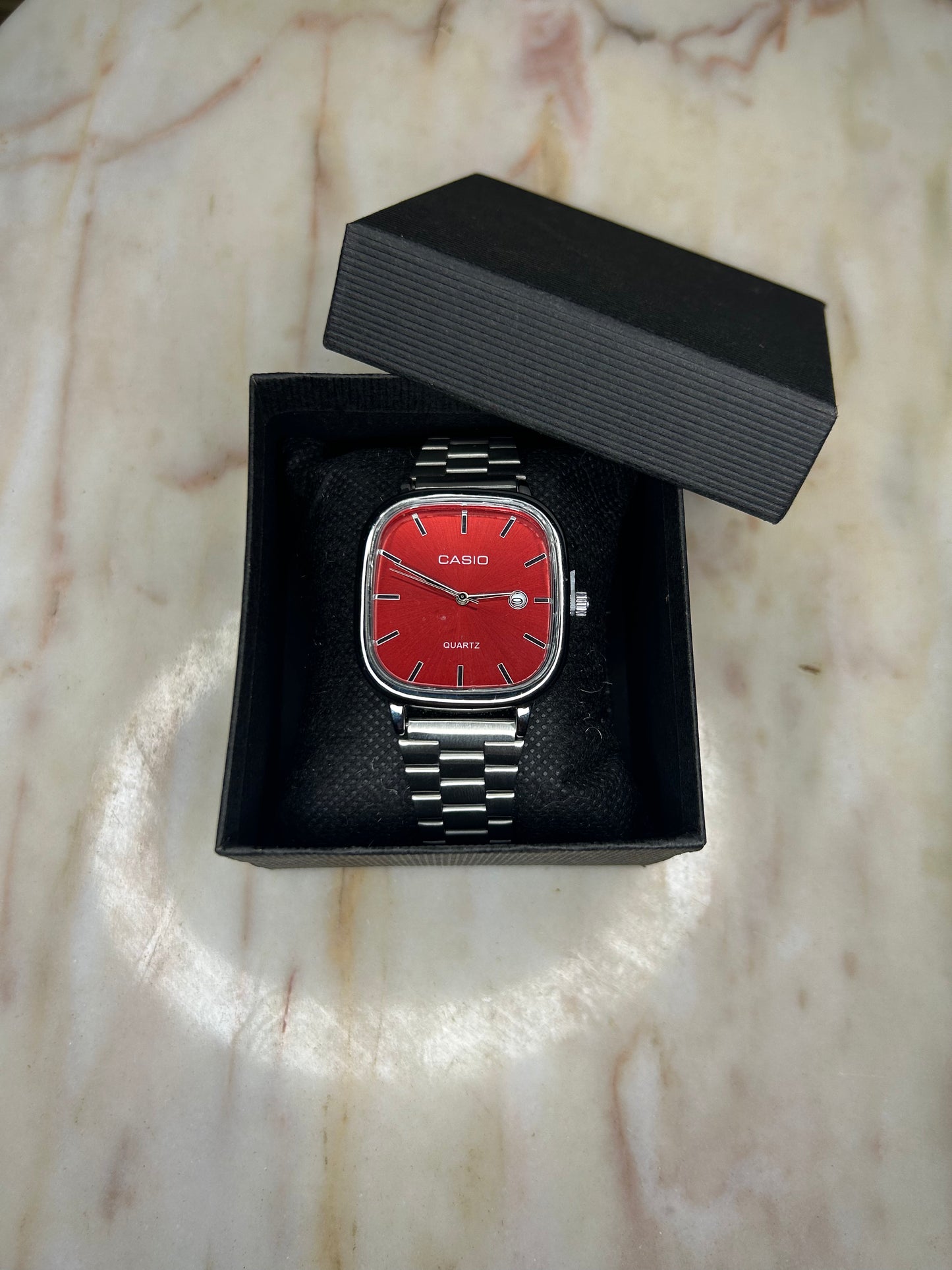 Casio Montre rouge