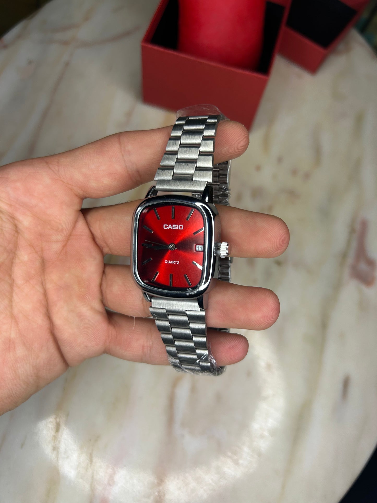 Casio Montre Femme-Rouge