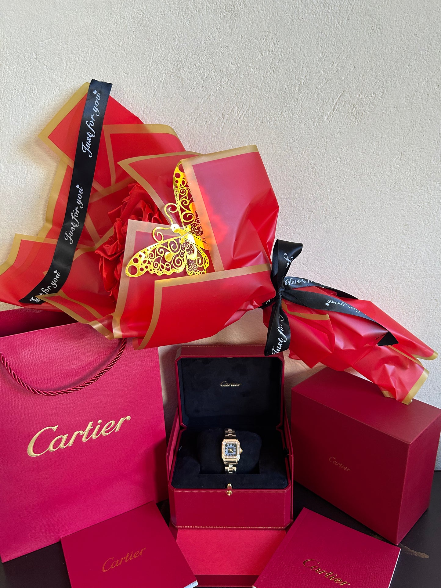 Cartier Femme – Tableau Noir Avec Coffre+bouquet