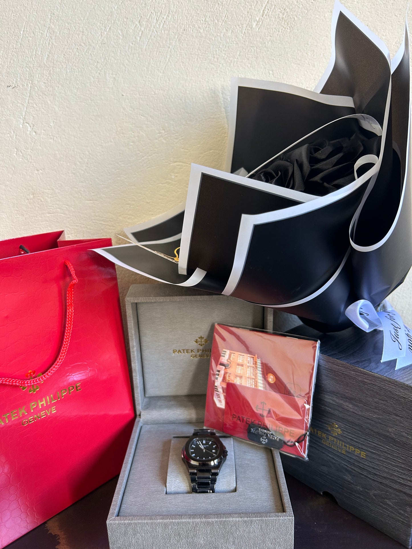 Patek Philippe Homme – Full Black Avec Coffre+bouquet fleur