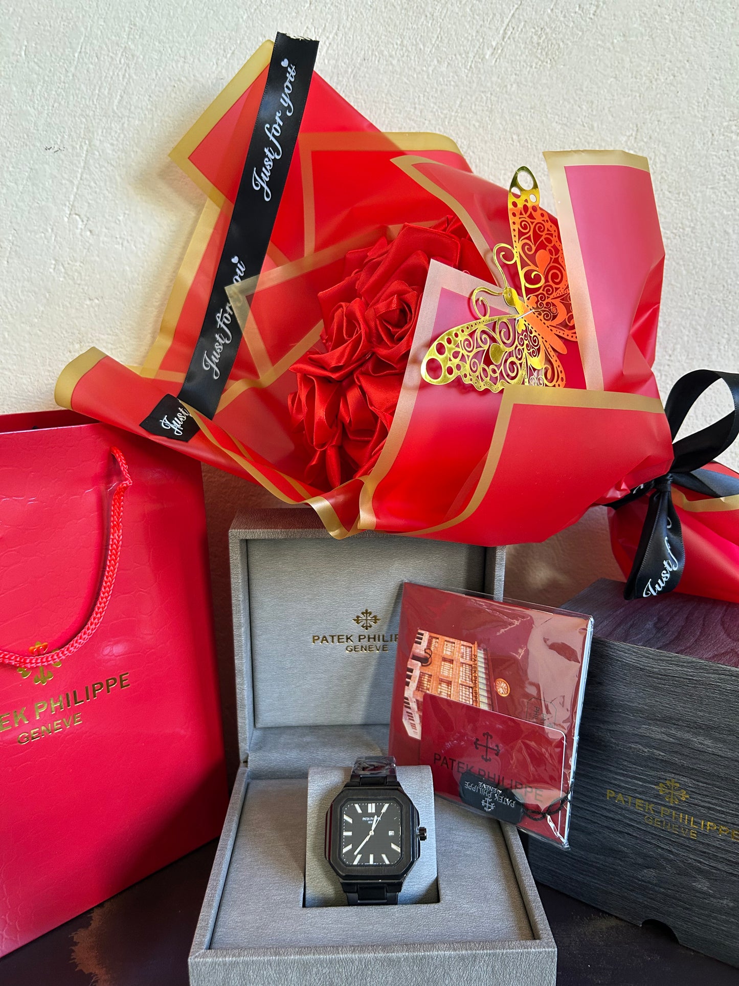 Patek Philippe Homme – Full Black Carré Avec Coffre+bouquet