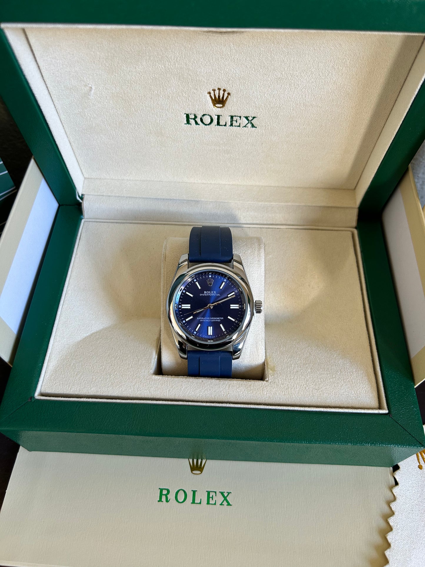 Rolex Oyster Bleu Nuit Santure Silicone Avec Coffre – Homme