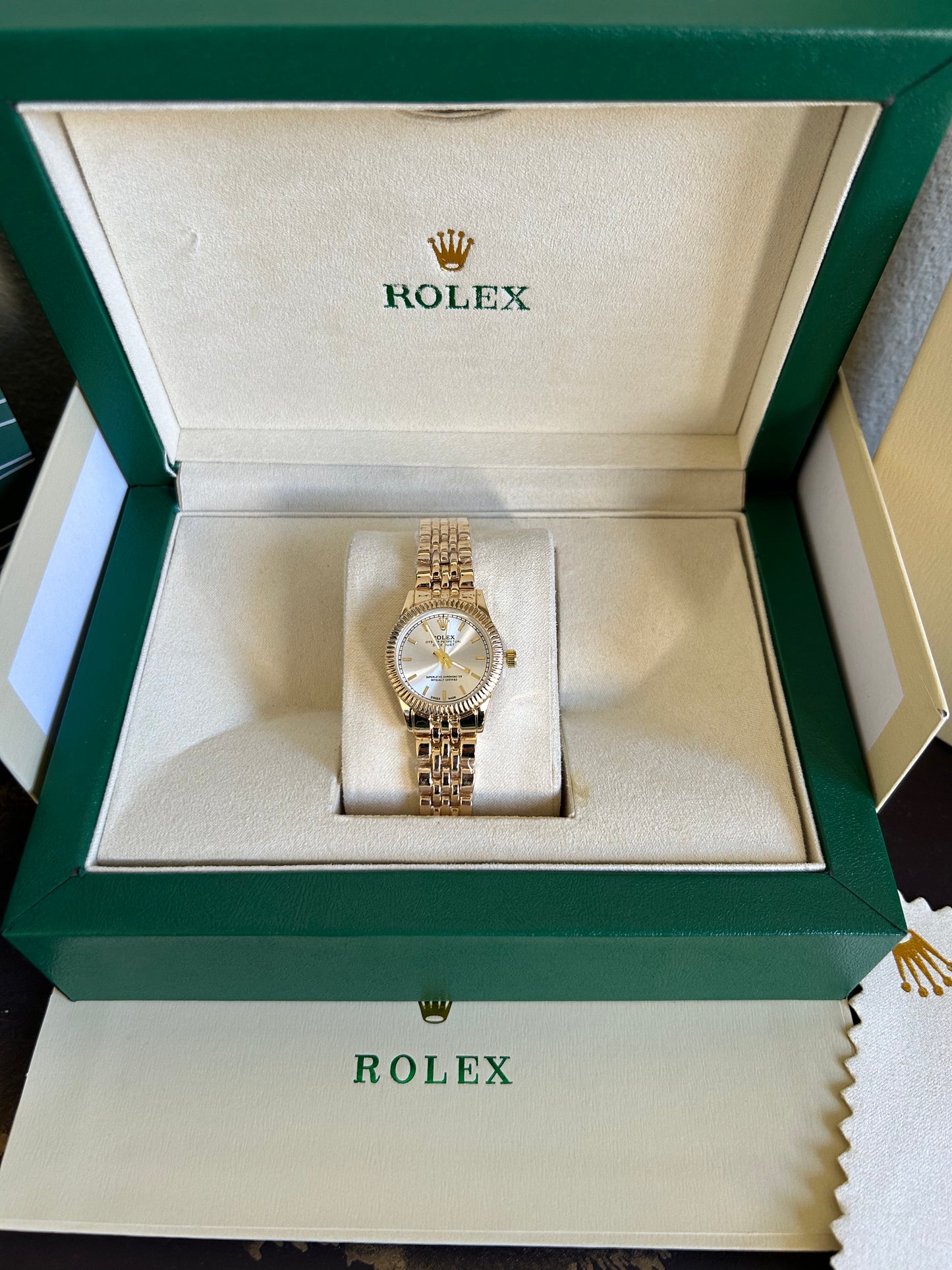Rolex Femme – Tableau Blanc Avec Coffre