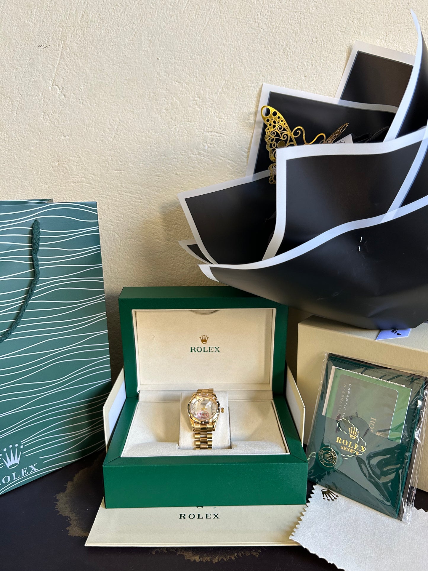 Rolex Datejust Femme – Tableau Blanc Diamant Avec Coffre+bouquet