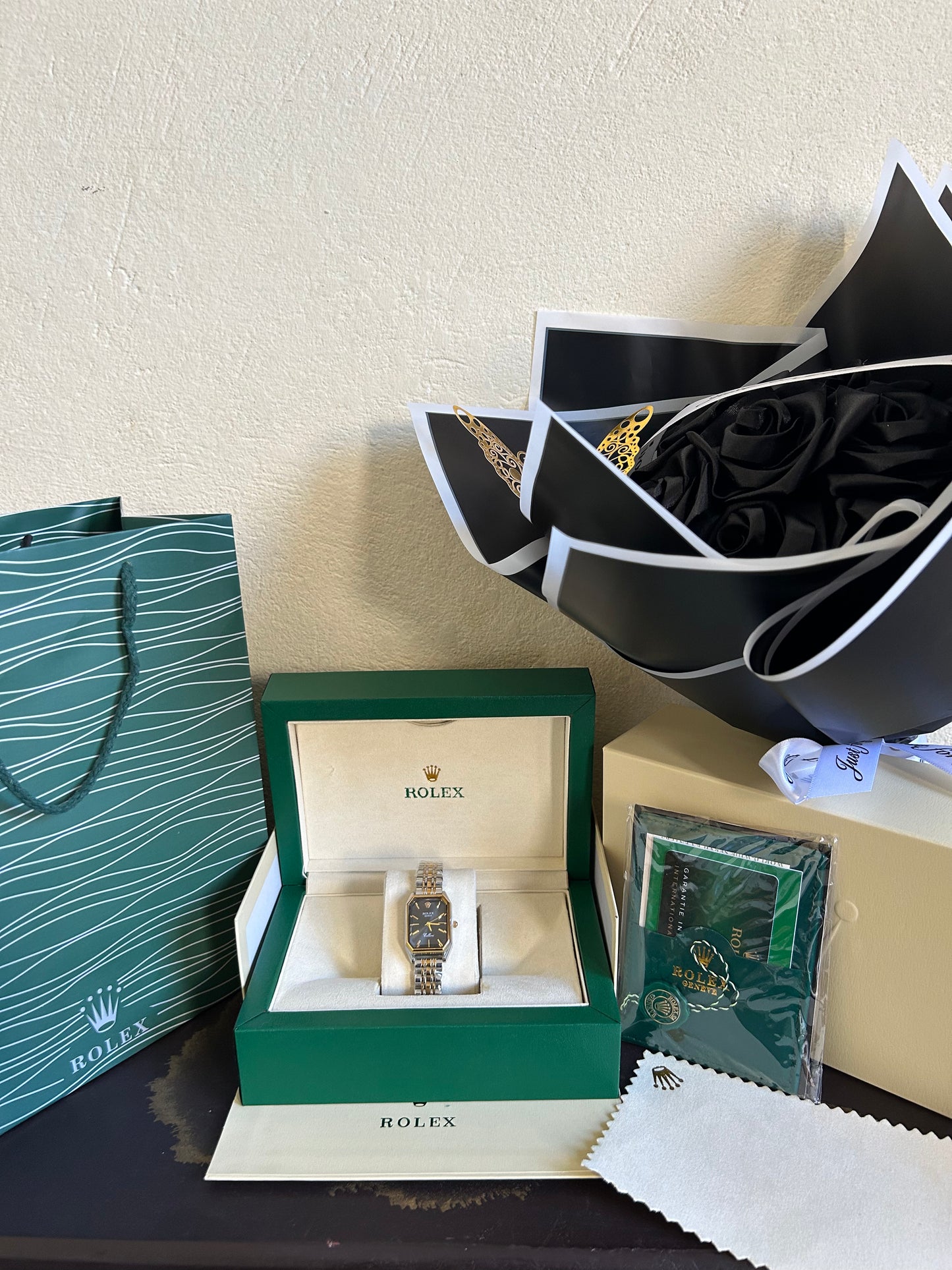 Rolex Genève Femme – Tableau Noir Avec Coffre+bouquet