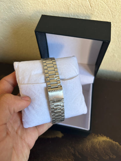 Casio Montre Femme-Rouge